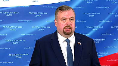 Пресс-подход представителя фракции ЛДПР Антона Морозова