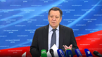 Пресс-подход Председателя Комитета по бюджету и налогам Андрея Макарова (фракция «Единая Россия»)