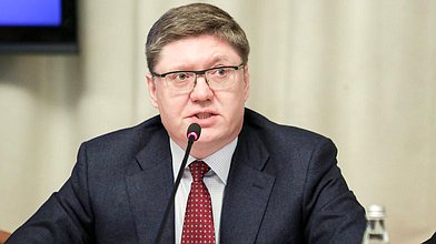 Брифинг Первого заместителя руководителя фракции «Единая Россия» Андрея Исаева на тему «О втором чтении поправок в Трудовой кодекс об удаленной и дистанционной работе»