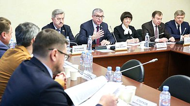 Работа съезда Общероссийского конгресса муниципальных образований. Секция 1