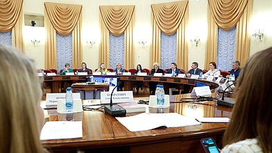 Заседание Комитета по защите семьи, вопросам отцовства, материнства и детства и Комиссии Общественной Палаты по демографии, защите семьи, детей и традиционных семейных ценностей