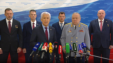 Пресс-подход представителей фракции "Единая Россия"