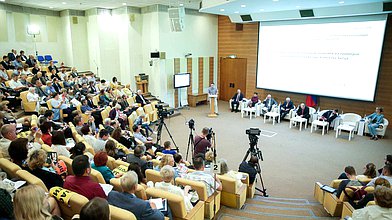 Круглый стол на тему «О законодательном обеспечении прав граждан при утверждении и реализации градостроительной политики в субъектах РФ»