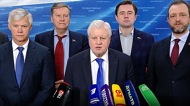 Пресс-подход руководителя фракции «Справедливая Россия – За правду» Сергея Миронова