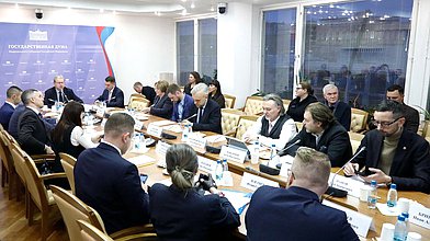 Круглый стол на тему "Актуальные проблемы при совершении сделок с недвижимостью"