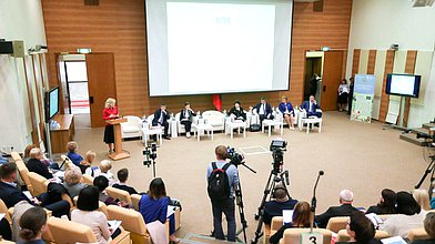 Парламентские слушания на тему совершенствования государственной политики в сфере защиты детства