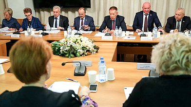 Круглый стол на тему законодательного обеспечения ответственности граждан за свое здоровье, мотивации работодателей к сохранению здоровья работников