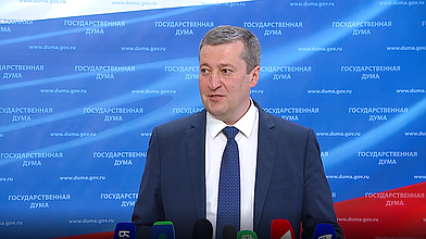 Пресс-подход Председателя Комиссии Государственной Думы по вопросам поддержки малого и среднего предпринимательства Дмитрия Сазонова