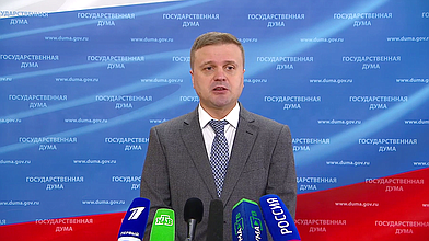 Пресс-подход Первого заместителя Председателя Комитета по охране здоровья Сергея Натарова и Председателя Комитета по федеративному устройству и вопросам местного самоуправления Алексея Диденко
