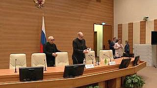 Цикл лекций, посвященных Году российского кино. Лектор - кинорежиссер, сценарист, продюсер, генеральный директор киноконцерна "Мосфильм", народный артист РФ, дважды лауреат Государственной премии России Карен Георгиевич Шахназаров