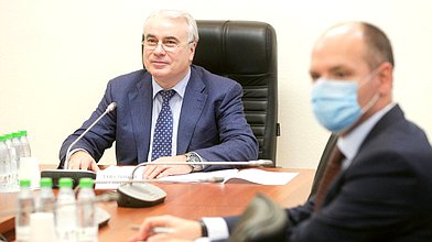 Круглый стол на тему «О совершенствовании законодательства и устранении административных барьеров в целях обеспечения реализации Национальной технологической инициативы по направлению «Энерджинет»