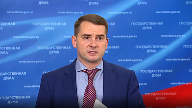 Пресс-подход представителей фракции ЛДПР Ярослава Нилова, Василия Власова и Дмитрия Пьяных