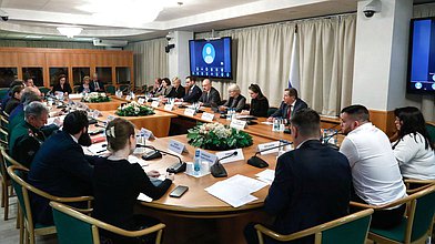 Круглый стол на тему "О совершенствовании системы регулирования особых прав при приеме на обучение по образовательным программам высшего образования"