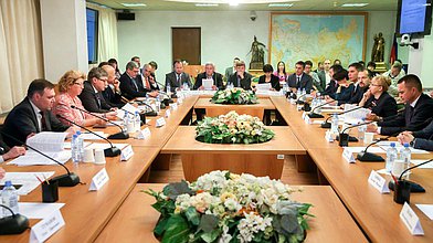 Круглый стол «Совершенствование законодательных механизмов борьбы с пиратством в сети „Интернет“