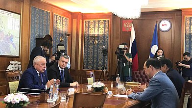 Круглый стол Комитета по развитию Дальнего Востока и Арктики на тему: «Совершенствование законодательного обеспечения опережающего социально-экономического развития Дальнего Востока и Арктики»