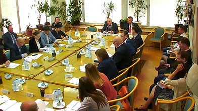 Презентация книги «Поезд идет на Восток»