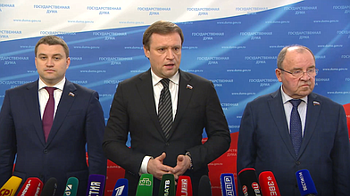 Пресс-подход представителей фракции "Единая Россия"