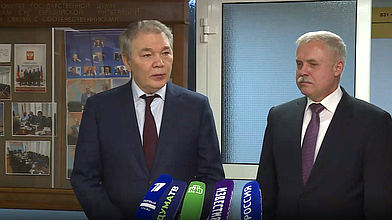 Пресс-подхода Председателя Комитета по делам СНГ, евразийской интеграции и связям с соотечественниками Леонида Калашникова и Генерального секретаря ОДКБ Станислава Зася