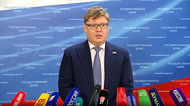 Пресс-подход заместителя руководителя фракции «Единая Россия» Андрея Исаева