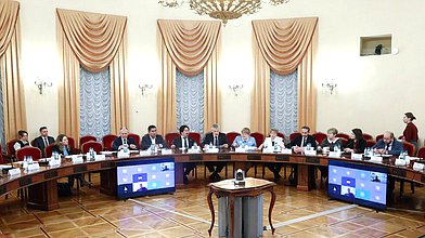 Круглый стол Комитета по охране здоровья на тему «О мерах совершенствования организации медицинской помощи с целью достижения ключевых показателей федерального проекта «Борьба с гепатитом С и минимизация рисков распространения данного заболевания»