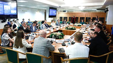 Круглый стол Комитета по развитию гражданского общества, вопросам общественных и религиозных объединений на тему: «Фонды целевого капитала (эндаумент-фонды): вопросы совершенствования правового регулирования»