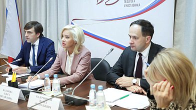 Заседание Комитета по просвещению с участием Министра просвещения РФ Сергея Кравцова