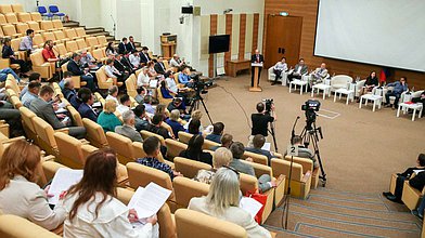 Круглый стол на тему «Гарантии законных имущественных прав на нежилые помещения граждан: машиноместа, гаражи, помещения — боксы»
