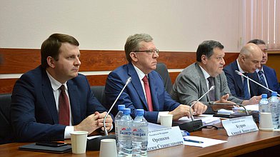 Заседание Комитета по бюджету и налогам (рассмотрение поправок в федеральный бюджет РФ)