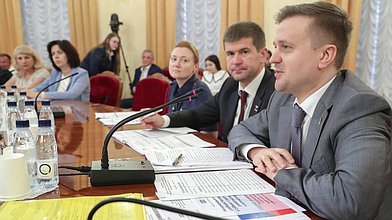 Круглый стол Комитета по региональной политике и местному самоуправлению на тему «Региональные и местные сообщества как фактор и субъект стратегического развития регионов и муниципалитетов»