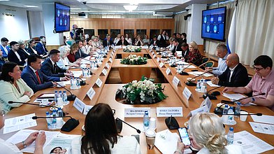 Круглый стол, посвященный совершенствованию системы профилактики безнадзорности и правонарушений среди несовершеннолетних: роль государственных органов и общественных объединений