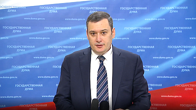 Пресс-подход Председателя Комитета по информационной политике, информационным технологиям и связи Александра Хинштейна и Первого заместителя руководителя фракции «Единая Россия» Николая Панкова