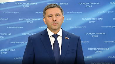 Пресс-подход Председателя Комитета по экологии, природным ресурсам и охране окружающей среды Дмитрия Кобылкина