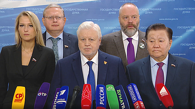 Пресс-подход представителей фракции «Справедливая Россия — За правду»