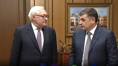 Пресс-подход заместителя руководителя фракции «Единая Россия» Адальби Шхагошева и заместителя Министра иностранных дел РФ Сергея Рябкова