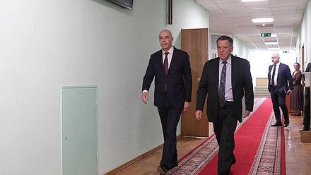 Председатель Комитета по бюджету и налогам Андрей Макаров и Министр финансов РФ Антон Силуанов